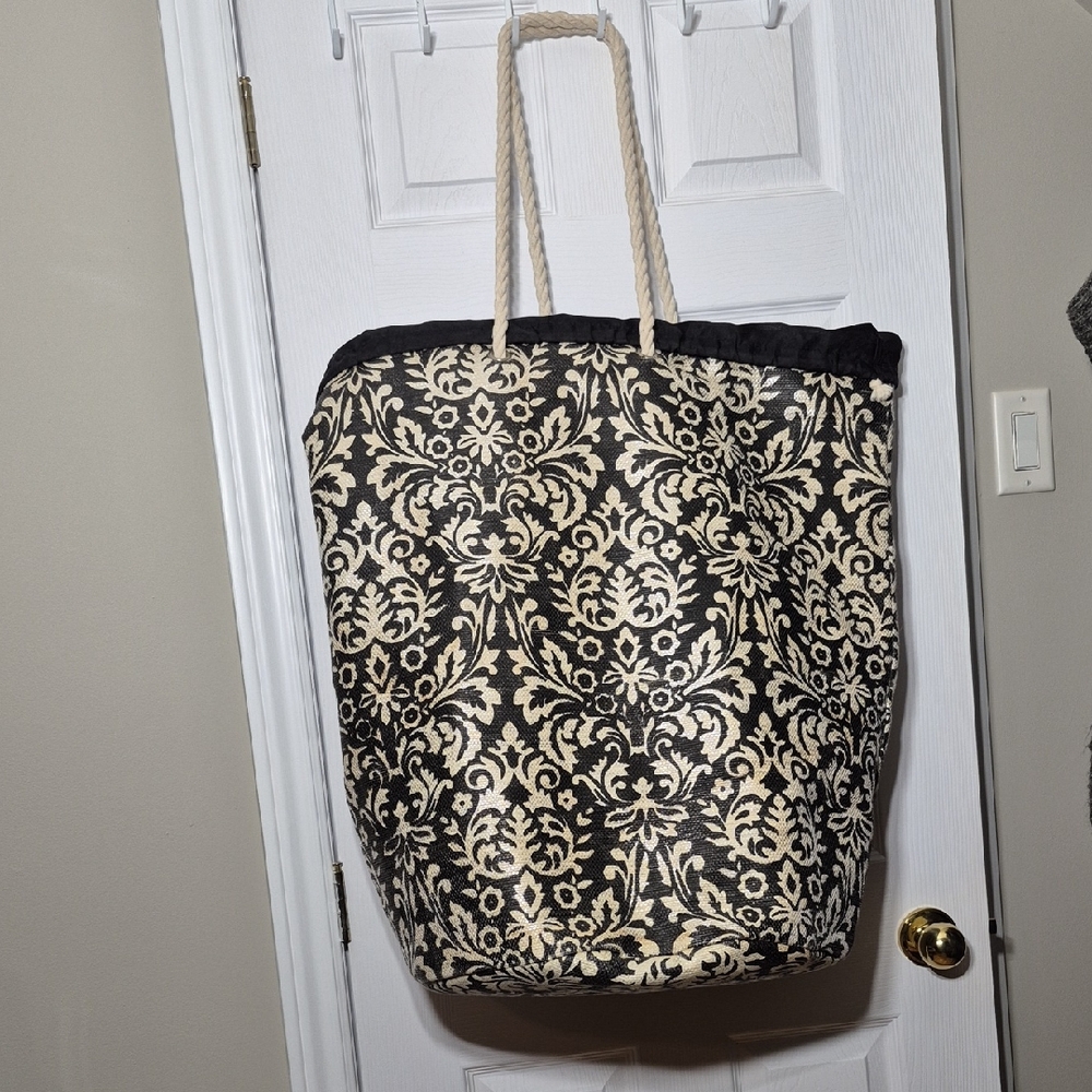 Large Laundry Tote Bag - Black & Cream Damask/ Paisley Print